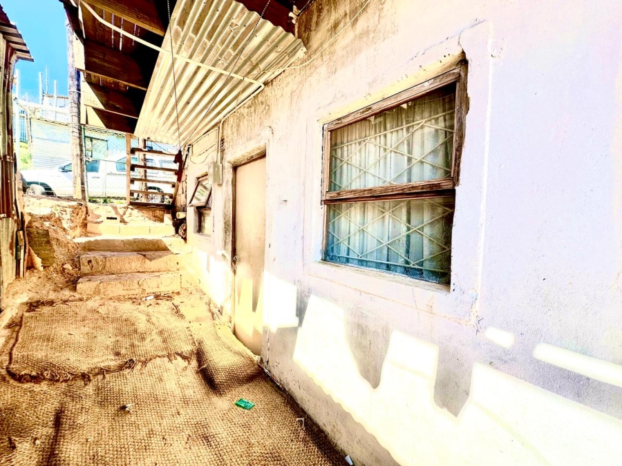 6 Bedroom Property for Sale in Imizamo Yethu Western Cape